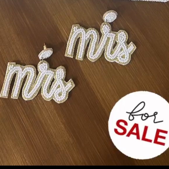 Jewelry - MRS beaded Tiny Tassel Earrings